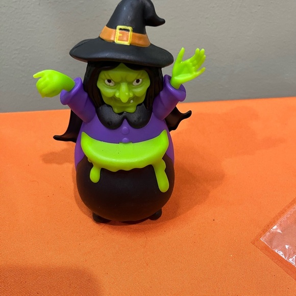 Green and Black Witch Costume Set - Picture 11 of 16